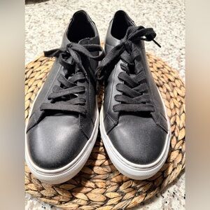 Steve Madden Men’s Black Lace-Up Sneakers